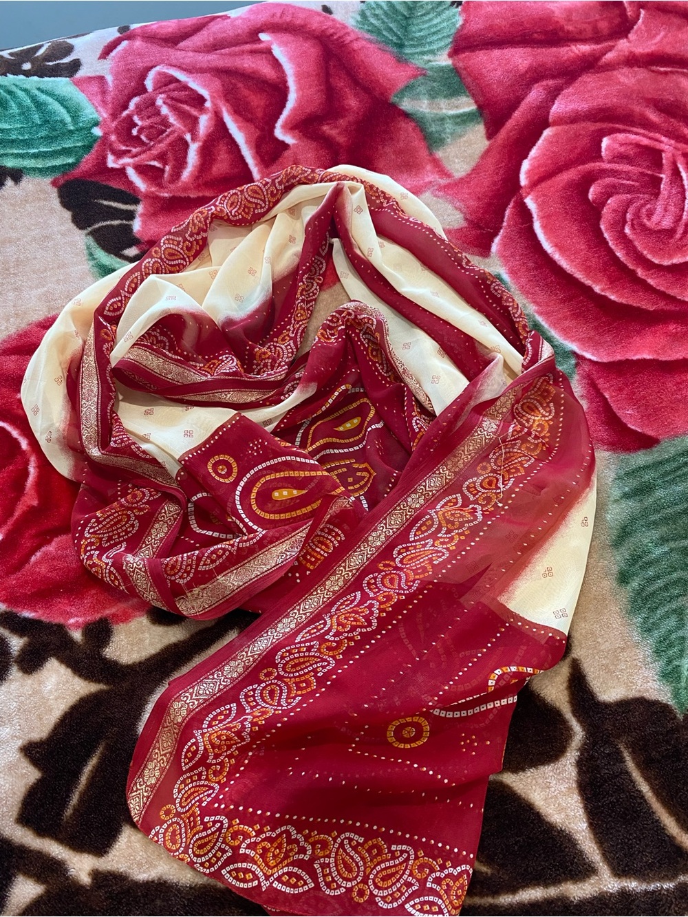 Red and Cream Patterned Scarf Wrap - Picture 4 of 6